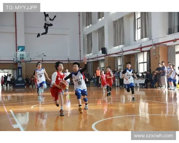 激情碰撞攻防博弈一场篮球比赛的全景式复盘与启示成长精神与团队战术亮点